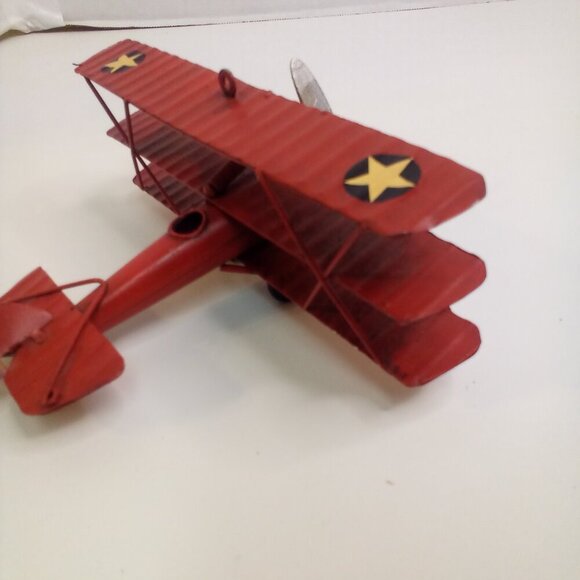 Vintage World War 1 Tri-Plane Airplane Metal Red Decor Model 6" x 6" - Picture 9 of 13